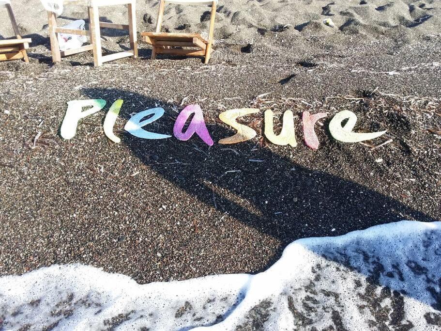 Pleasure Black Beach Perissa  Exterior foto